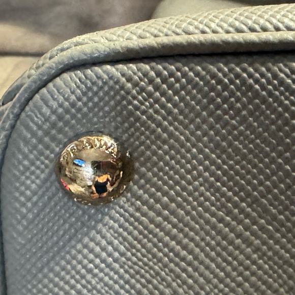 Prada - Picture 6 of 17